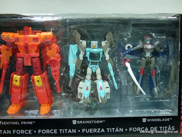 SDCC 2016   Titan Force Exclusive Boxset Out Of Package Photos 02 (2 of 76)